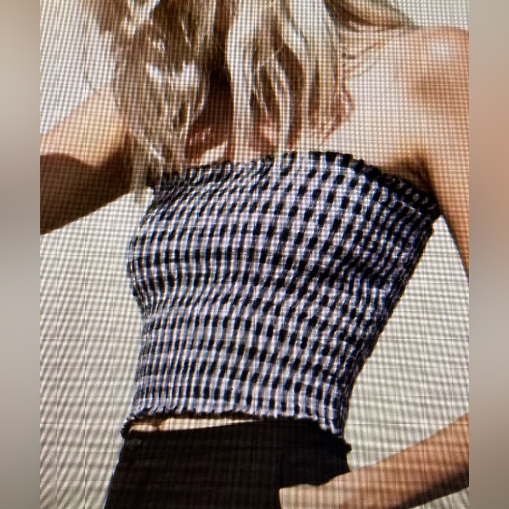JOHN GALT: BRANDY MELVILLE smocked stretchy tube top. Super cute!